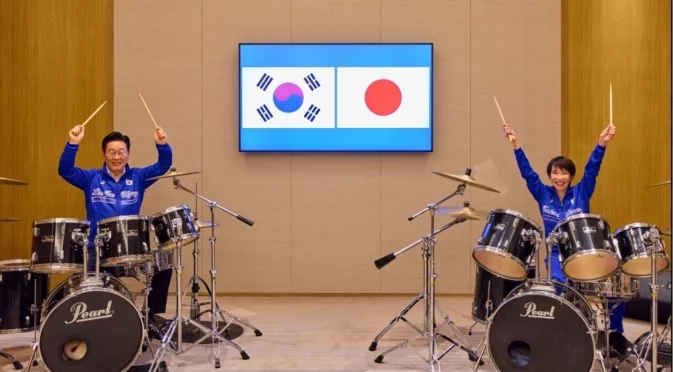 К-поп и барабани сближиха държави с различия пред погледа на съвременните диктатори (ВИДЕО)