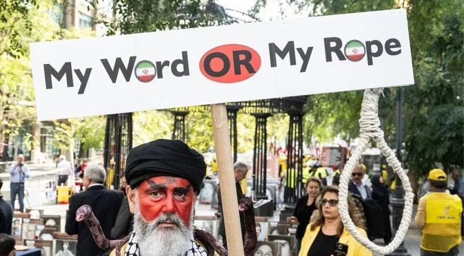 Иран сравни протестиращите с "Ислямска държава" и поиска защита от ООН