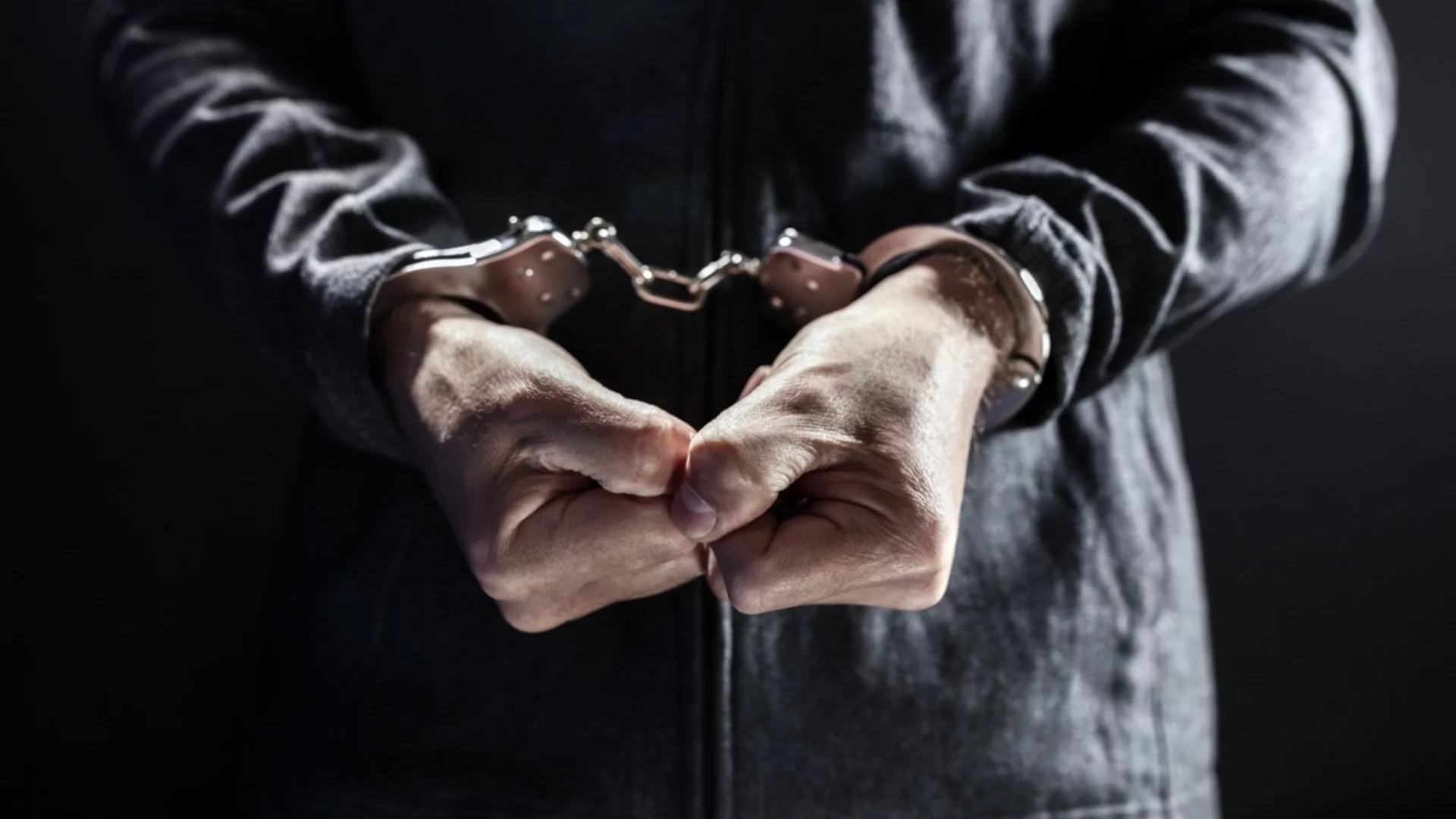 След обир в София: Белезници за двама крадци