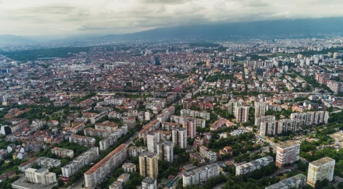 160 сделки на ден: Рекордна 2025 г. на имотния пазар, гоним върховете от 2008 г.