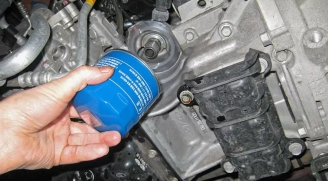 Защо не трябва да се налива масло в масления филтър