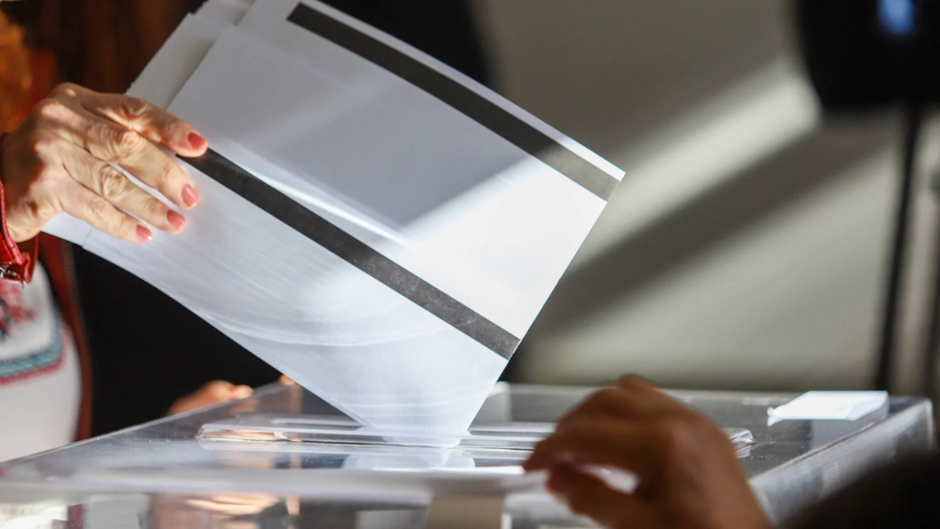 Правна комисия сменя машините със скенери: ГЕРБ обяви каква е целта