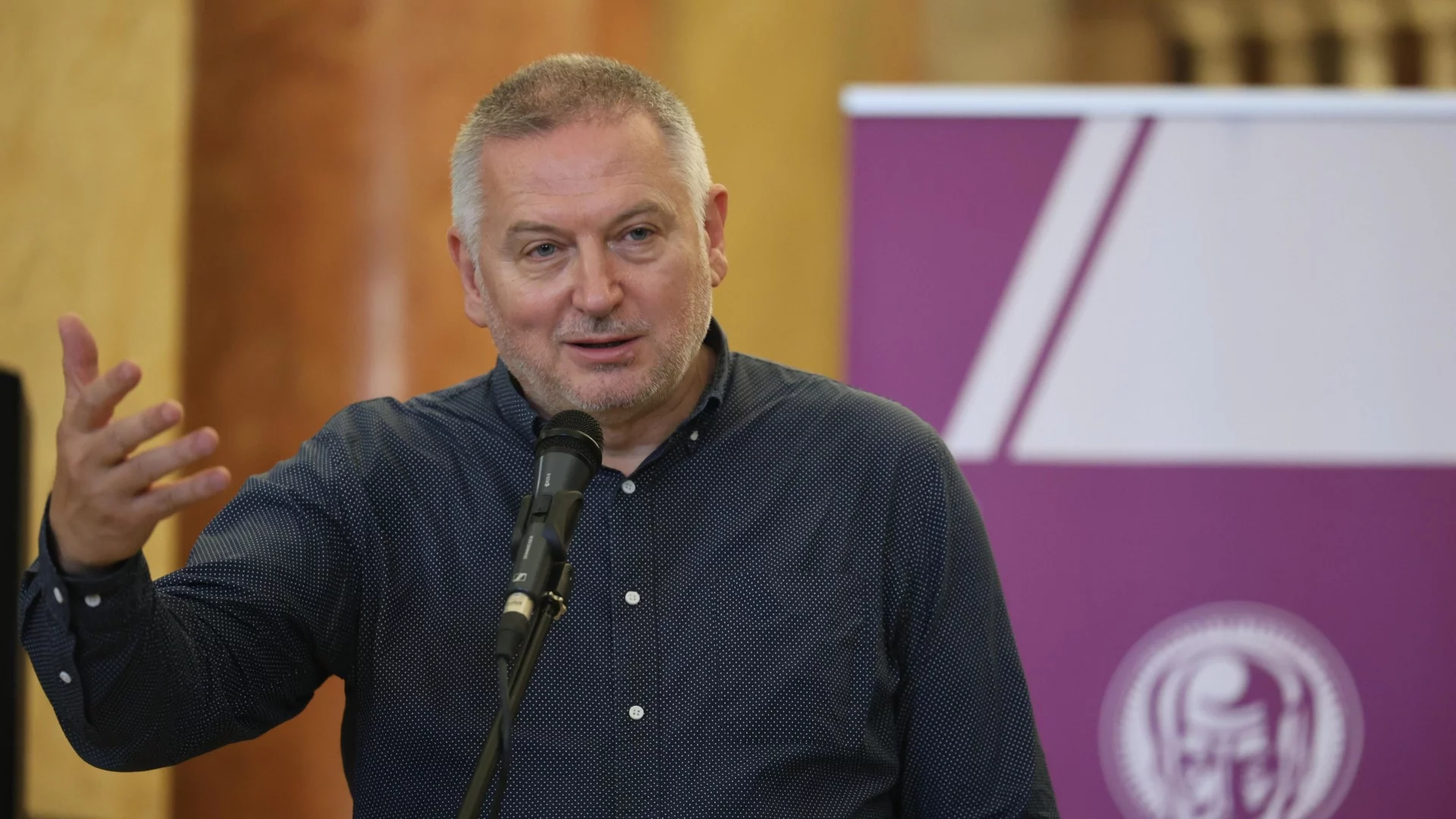 Въпреки войната и бомбите навсякъде: В Украйна излиза "Градинарят и смъртта" на Георги Господинов