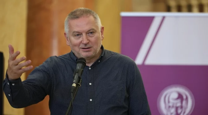 Въпреки войната и бомбите навсякъде: В Украйна излиза "Градинарят и смъртта" на Георги Господинов