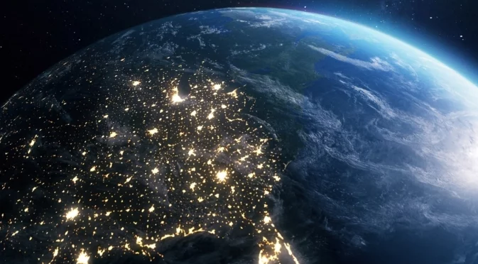 НАСА откри мистериозен феномен над Земята: Има ли заплаха?