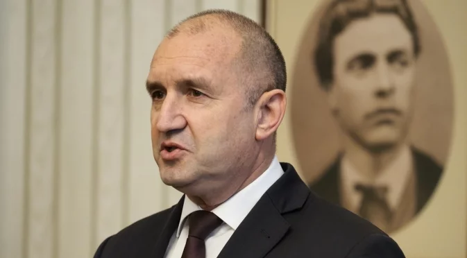 "Канибалска коалиция" или 100% "Анти Пеевски" прави Радев с третия мандат?