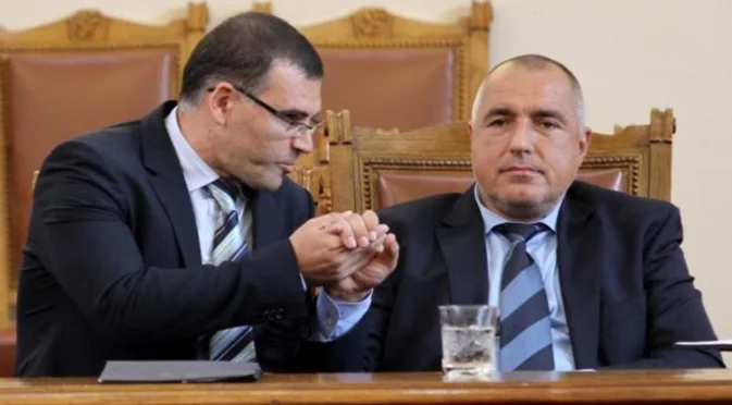Нагъл номер с цените заради еврото и следващ капан заради закон на Пеевски: Дянков набързо обясни