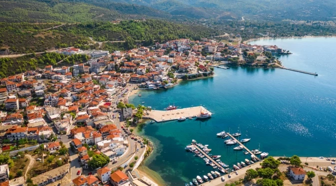 С евро в джоба, българите се втурват към имоти в Гърция