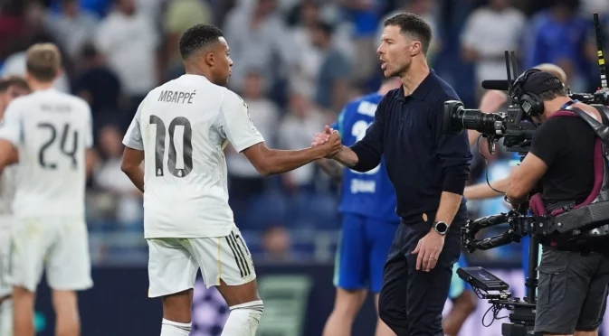 "От Реал Мадрид се умоляваха на Шаби Алонсо, а сега го уволниха заради група разглезени деца"