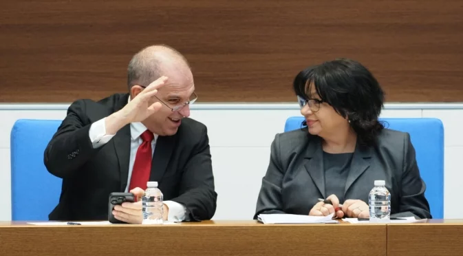 "Няма да се намери там теле": Вицепремиер за "апокалиптичните" сценарии за еврото