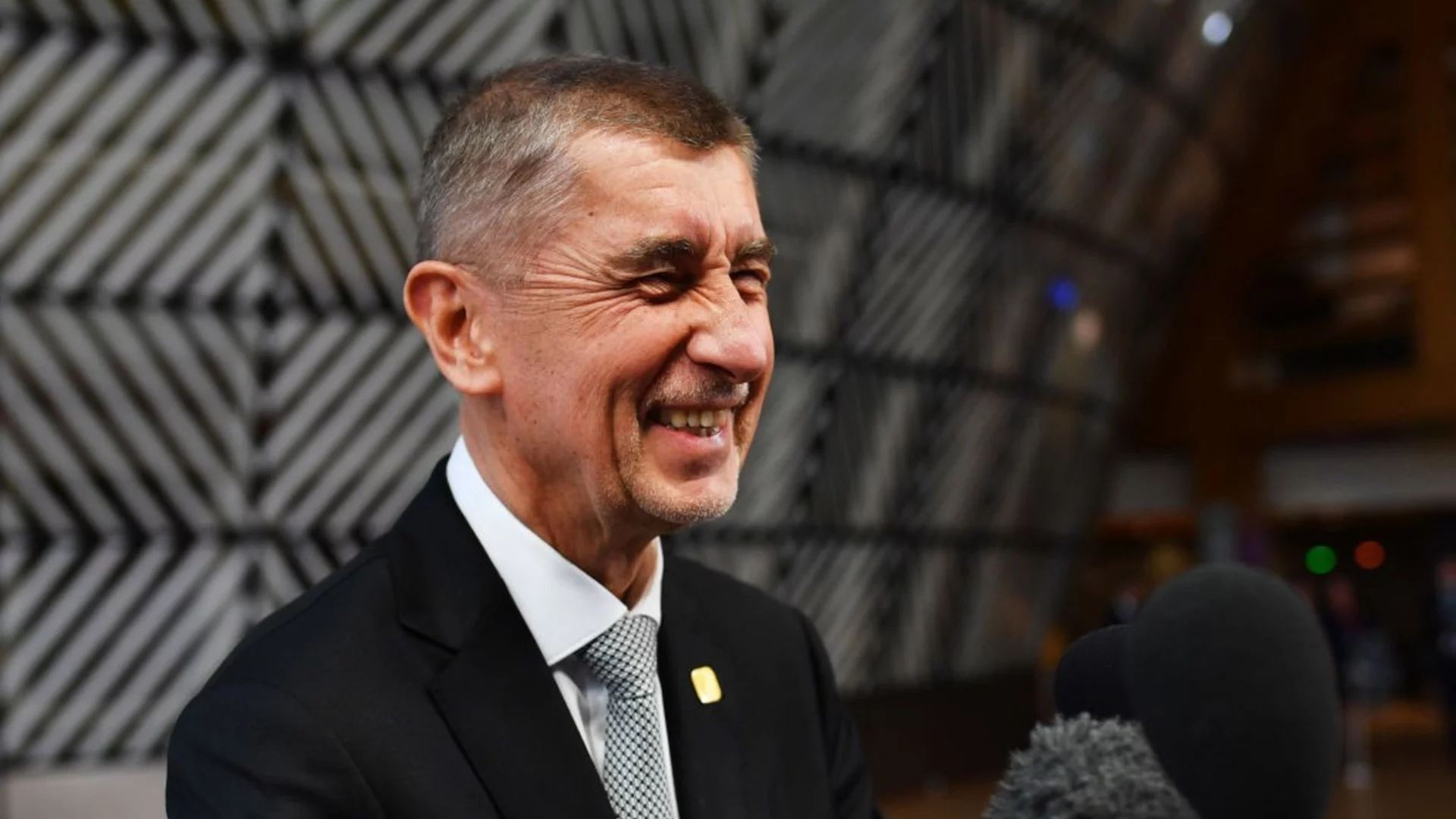 Популизмът мрази еврото: Защо Чехия иска "никога" да не приема валутата?