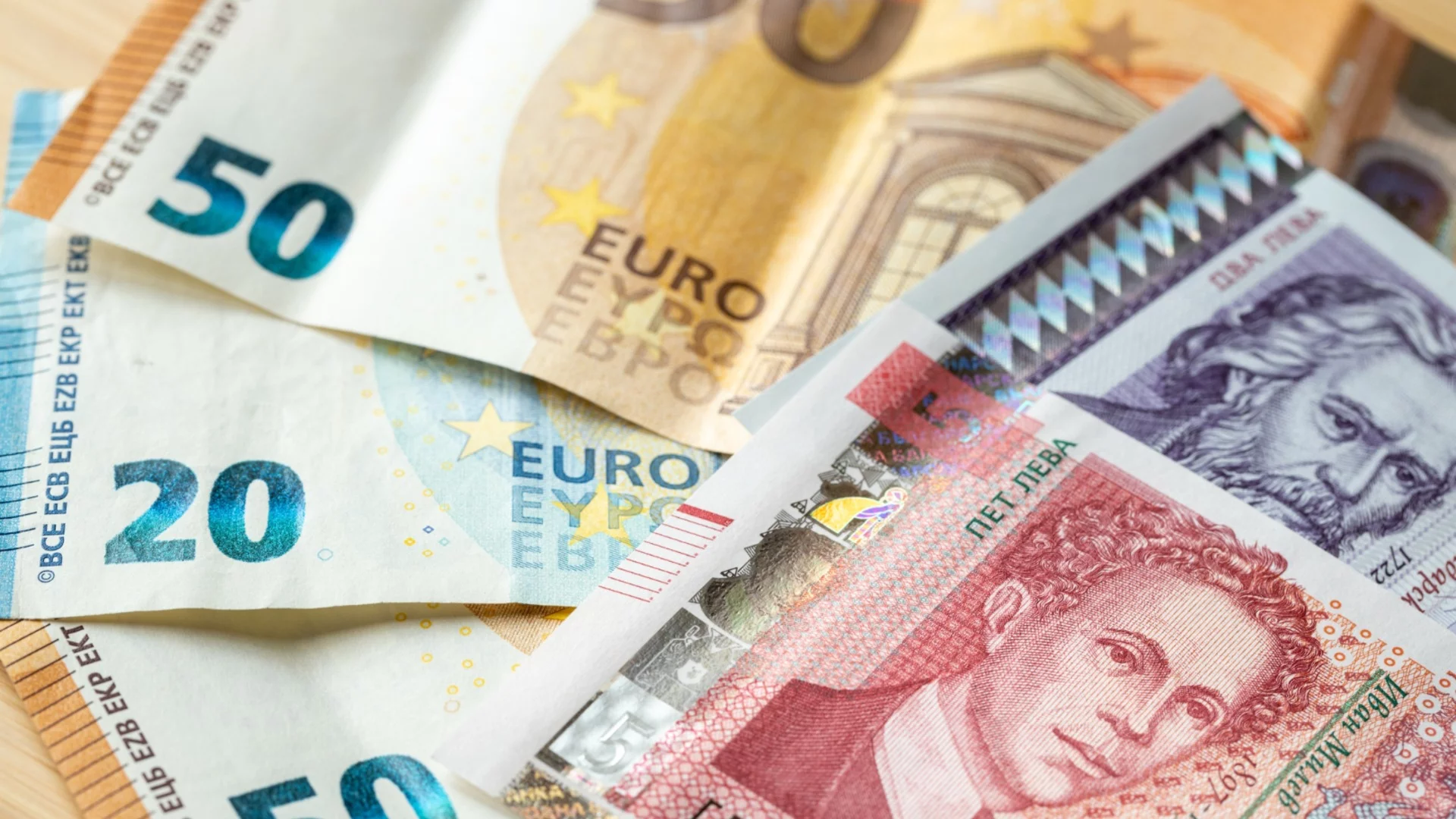 Още случаи на плащания с фалшиви евробанкноти в Казанлък