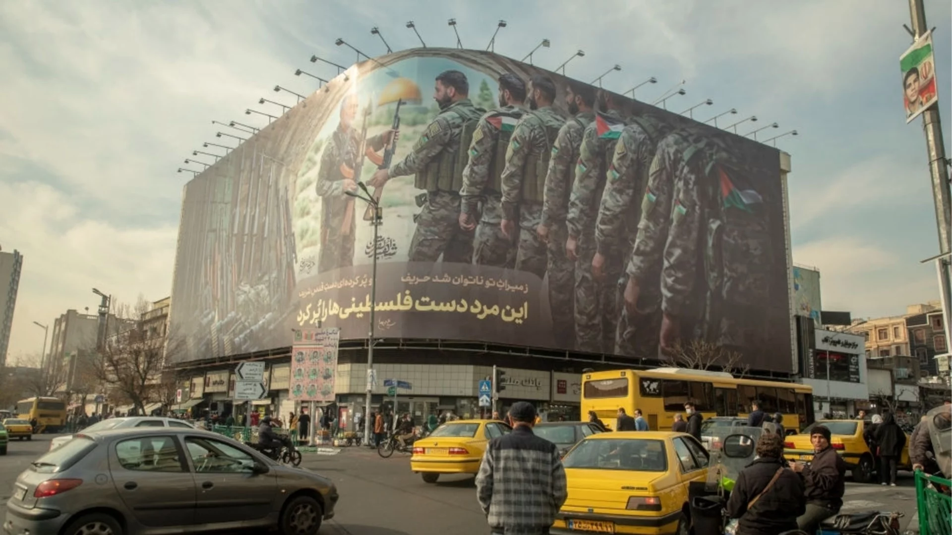 Уплашен от протестите, иранският режим вкара милиции от Ирак (ВИДЕО)