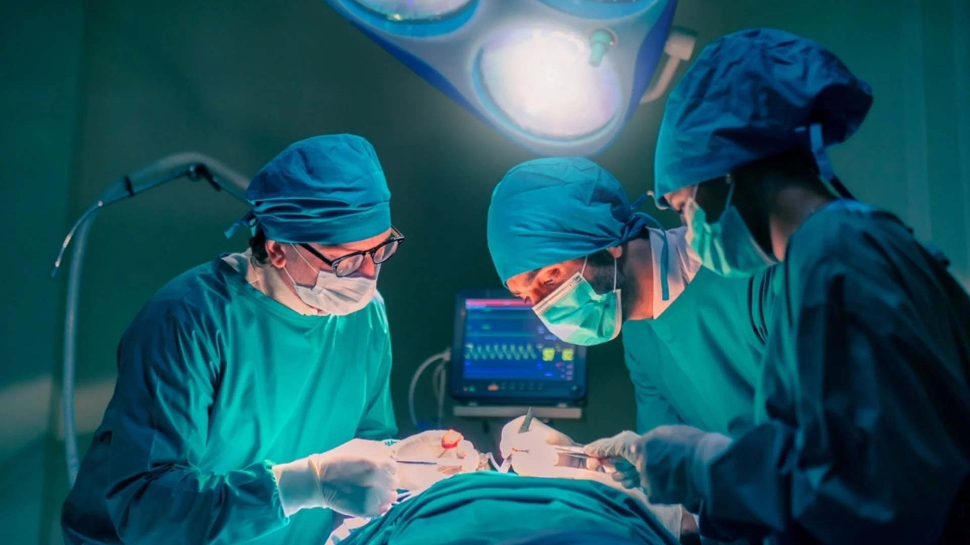 Медицинско постижение: За първи път извършиха коронарен байпас, без да отварят гръдния кош