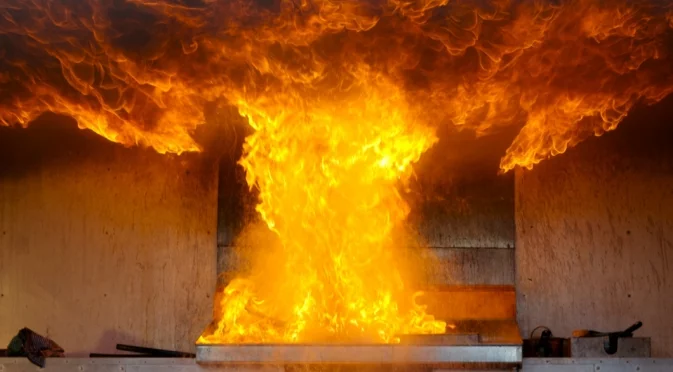 Разследват причините за пожара с три жертви в София