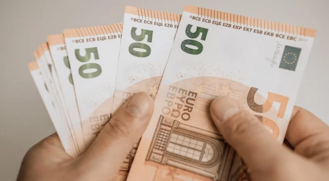 Експерти: Ако засечете фалшиво евро, не го харчете, ставате престъпници!