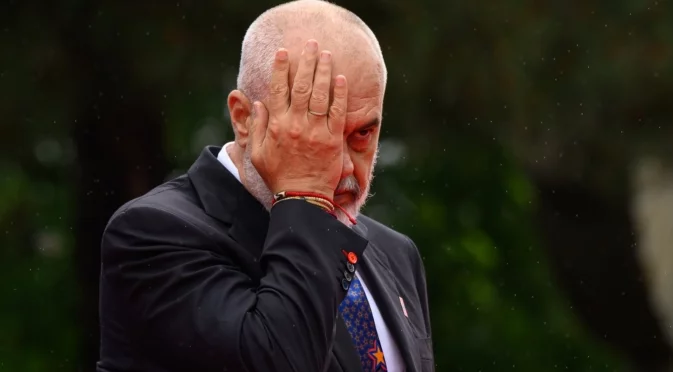 Еди Рама е във фаза: Шегички по адрес на гърците и с пророчество за Черна гора (ВИДЕО)