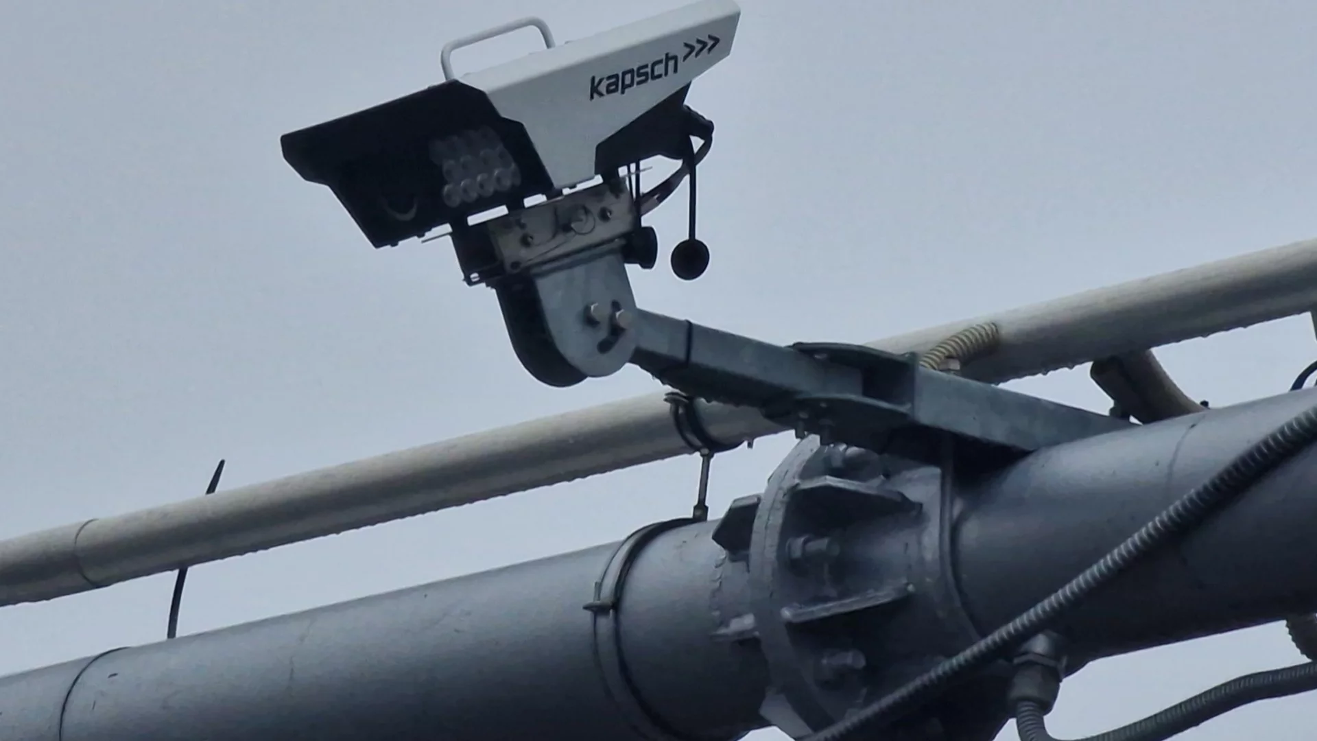 Разкрития: АПИ с таен договор за тол системата - още по-скъп и още по-ощетяващ държавата