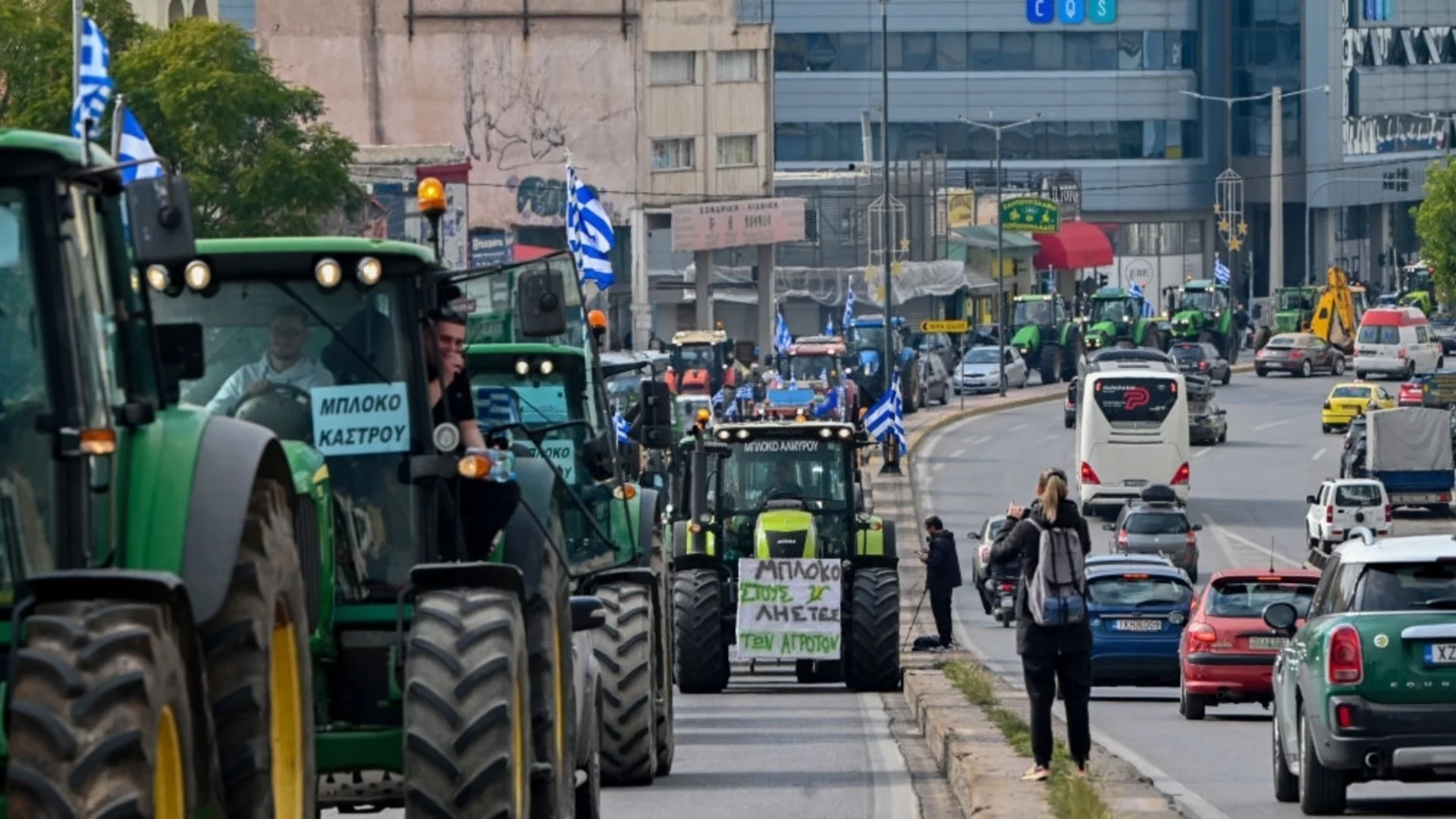 Вдигнаха блокадите: Гръцките фермери на среща с Мицотакис