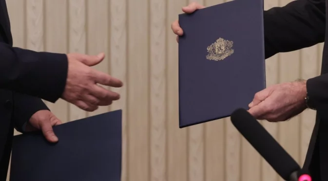 Балкански медии за България: Фокусът на Анкара е служебният премиер, в Букурещ мислят за еврото, а в Скопие броят