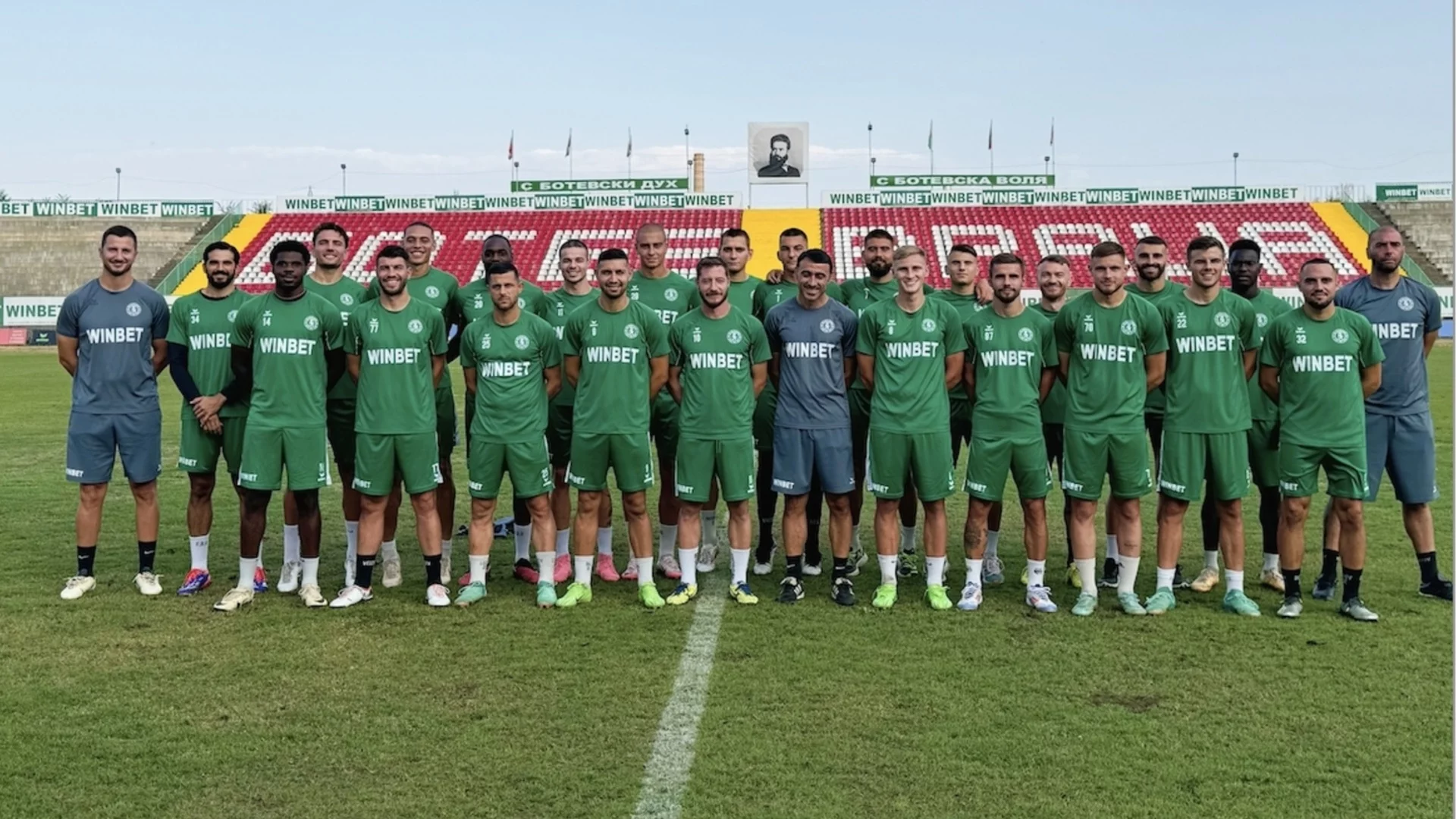 Чистката продължава: 6-ти футболист си тръгва от отбор в топ 10 на Първа лига