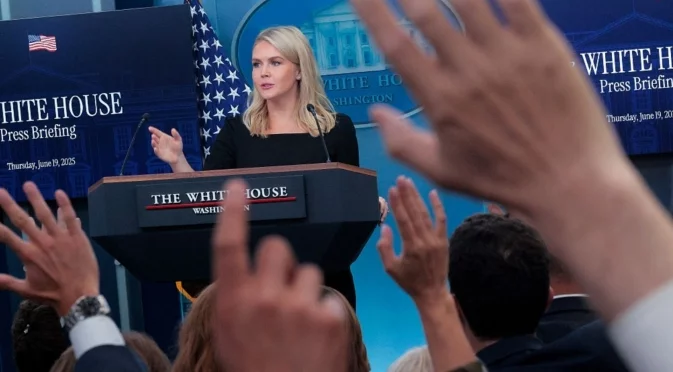 Прессекретарката на Тръмп си изтърва нервите след въпрос за имиграционните служби и десетки убити от тях (ВИДЕО)