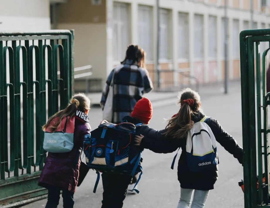 Когато семейството абдикира, отглеждаме бъдещи престъпници: От синдикат "Образование" искат оценка за дисциплина