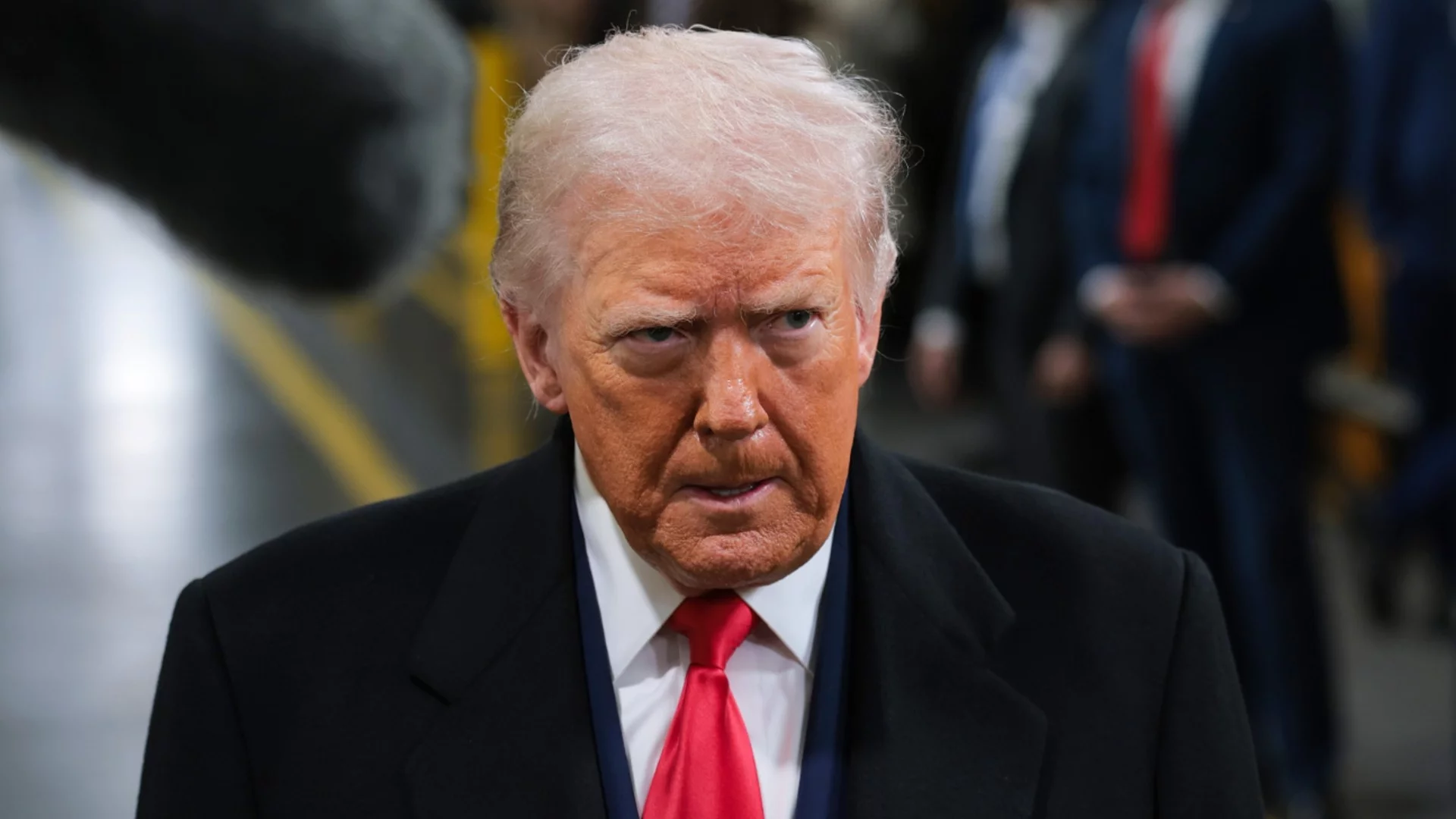 Тръмп тайно търсел информация за военните обекти в Гренландия