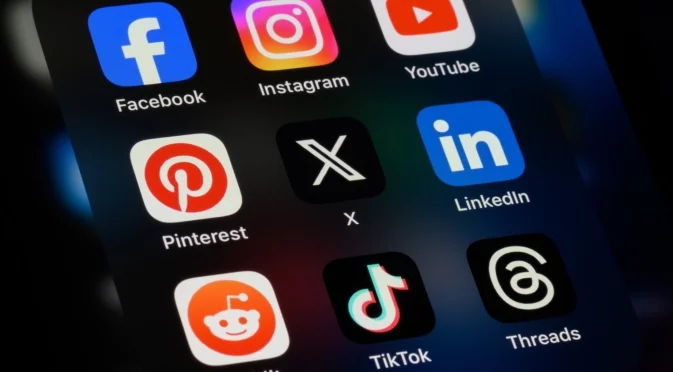 2026 година е новата 2016: Носталгията завладя социалните мрежи като тенденция (ВИДЕО)