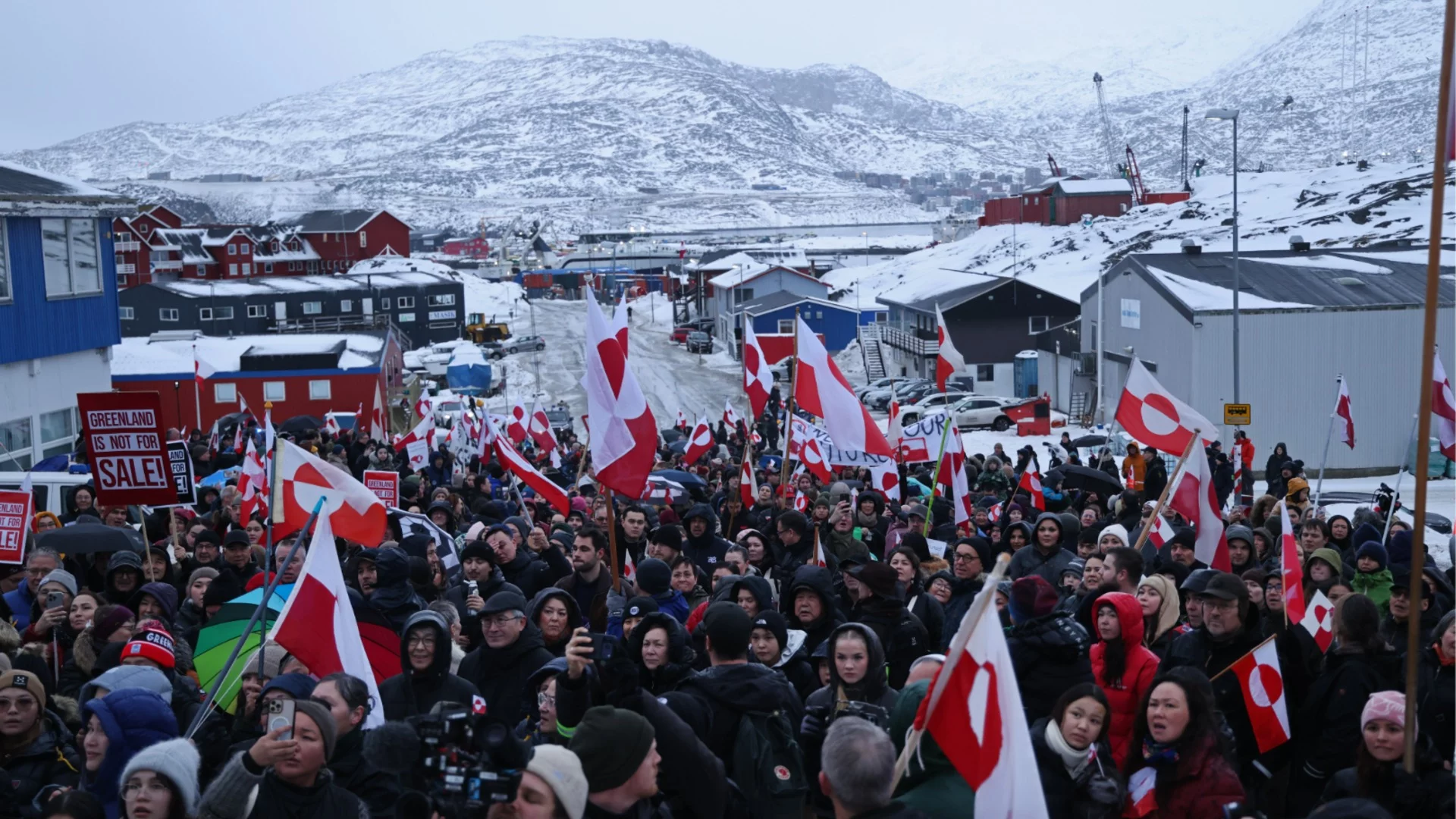 Тръмп избягвал война с анексирането на Гренландия и с митата срещу партньори, твърди финансовият му министър