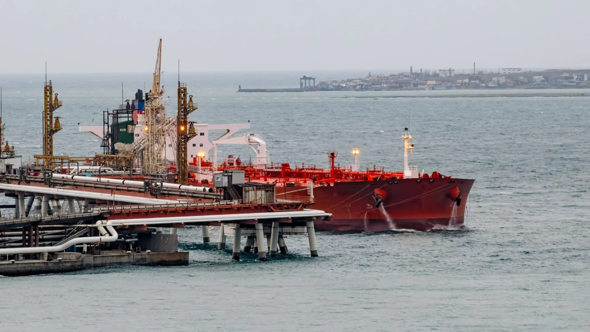 Гърция поиска защита на корабите в Черно море