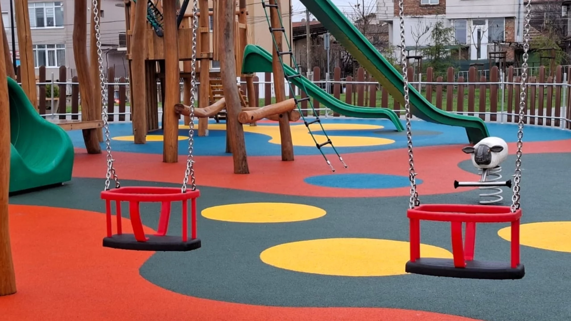 Откриха нова зона за отдих с парк и детска площадка в Бургас (СНИМКИ)