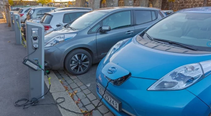 Държавна субсидия: Вижте къде дават по 12 000 евро, ако си купиш електромобил