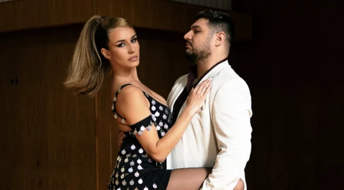 Мила Роберт представя "Повода си ти": Песен, родена между Ню Йорк и Велики Преслав (ВИДЕО)