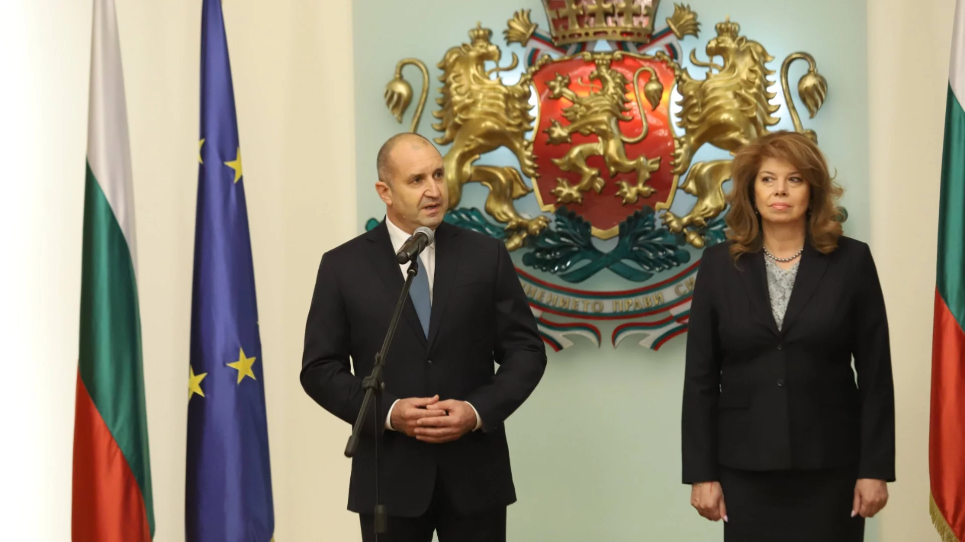 След оставката на Радев: Какво следва?