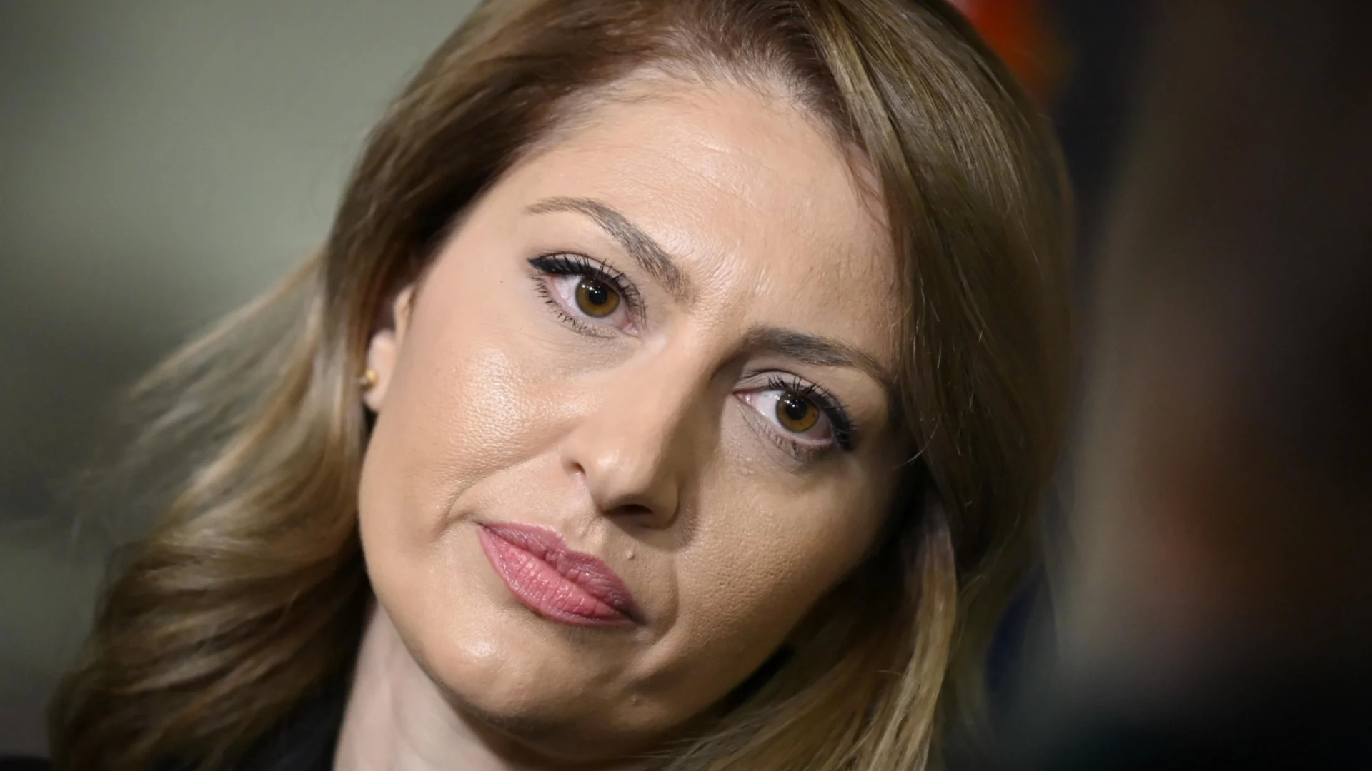 "Твърде дълго гадаем": Рая Назарян не се страхува от проект на Радев