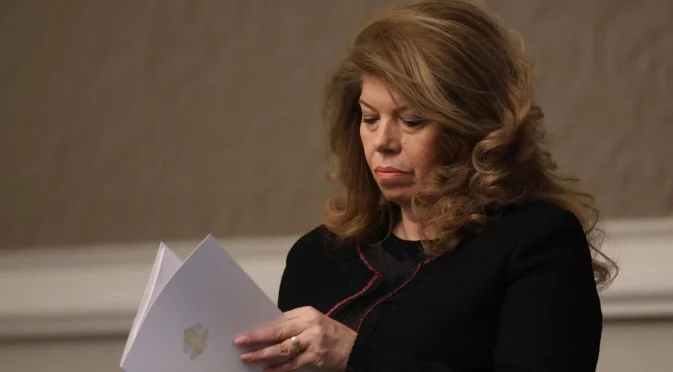 След Радев: До седмица КС може да се произнесе, Йотова имала резерви за Гюров