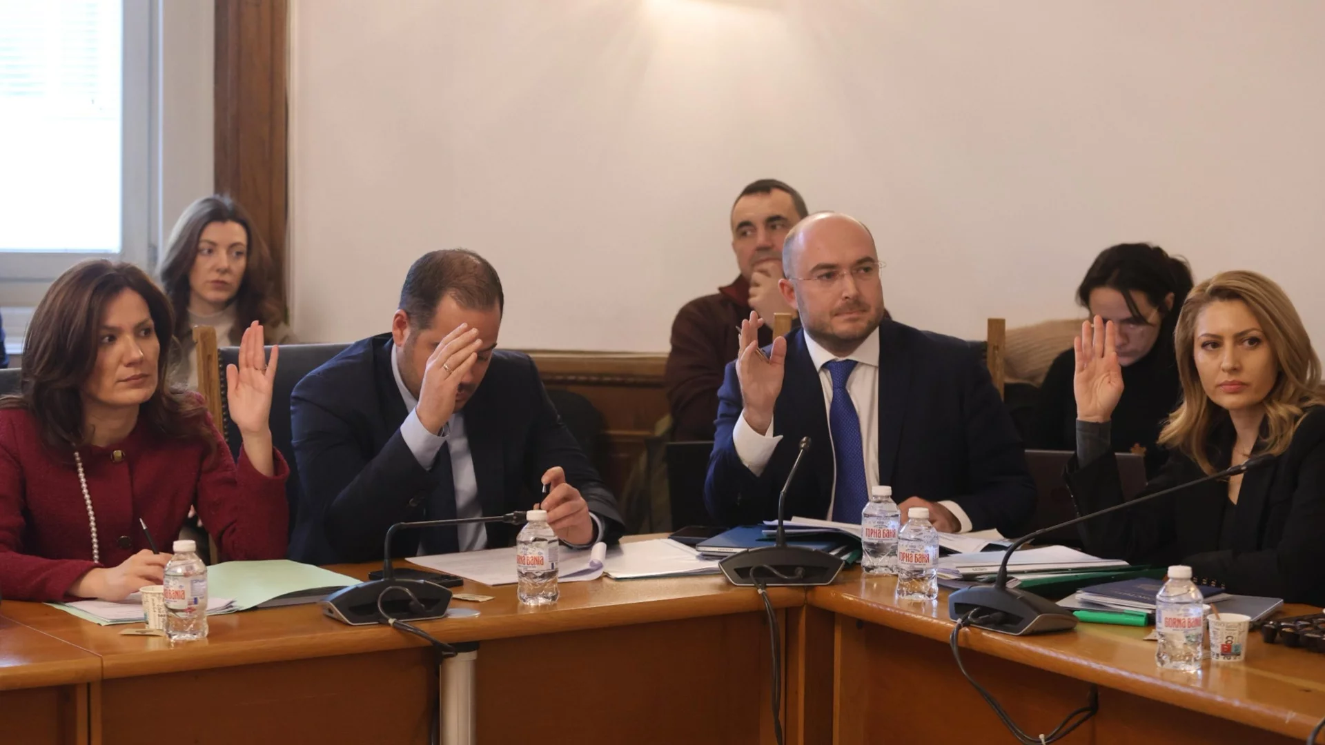 Правната комисия ще продължи с промените в Изборния кодекс утре