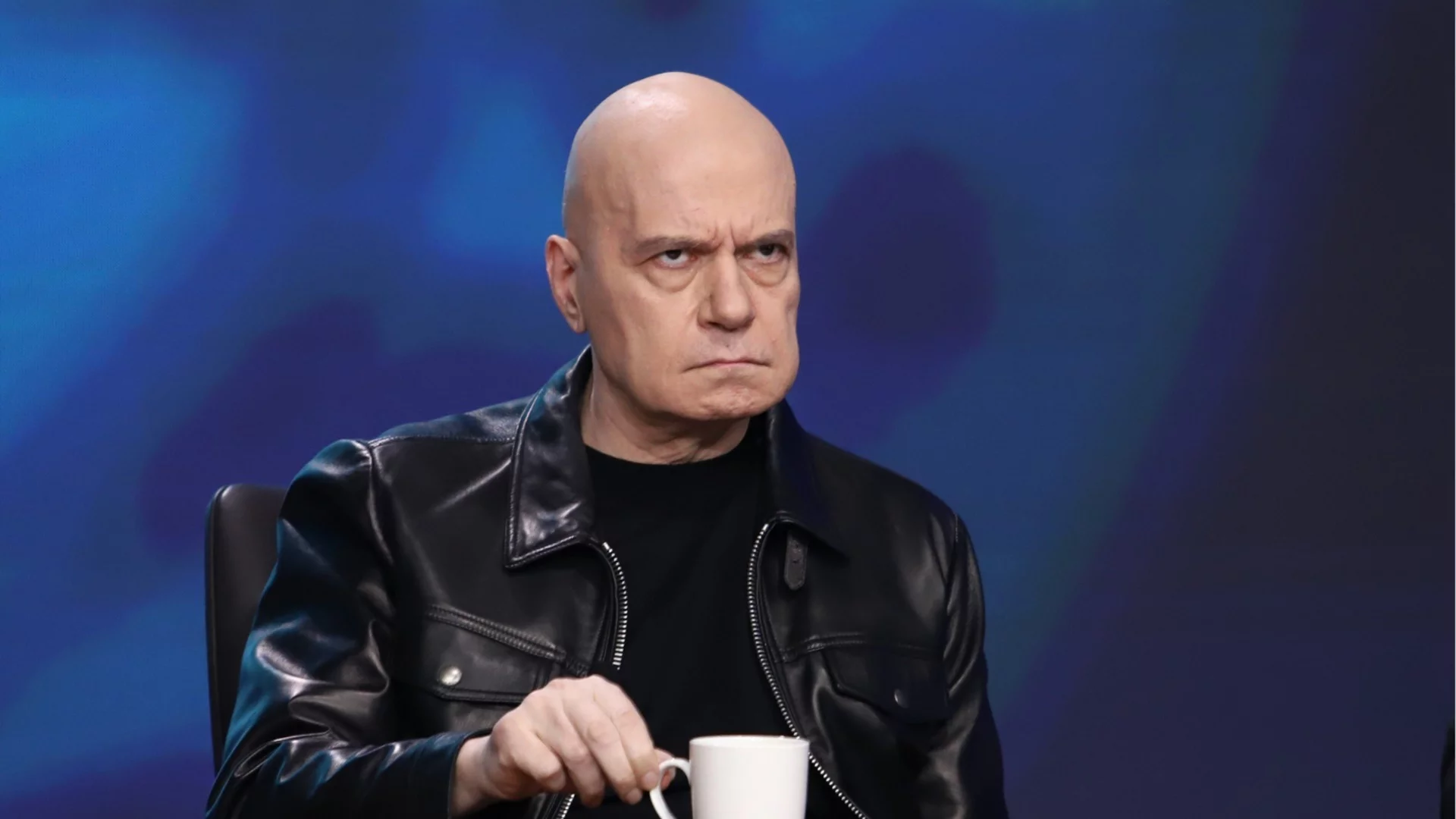 "Ще продължавам да защитавам традиционните български ценности": Слави Трифонов приветства Радев на политическия терен