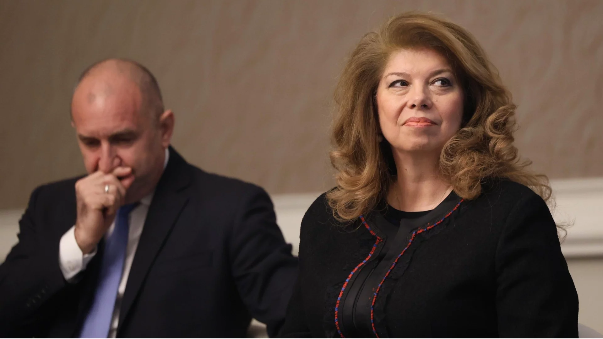 От "олигархичен проект с кремълска закваска" до "България има лидер": Реакциите в мрежите след оставката на Радев