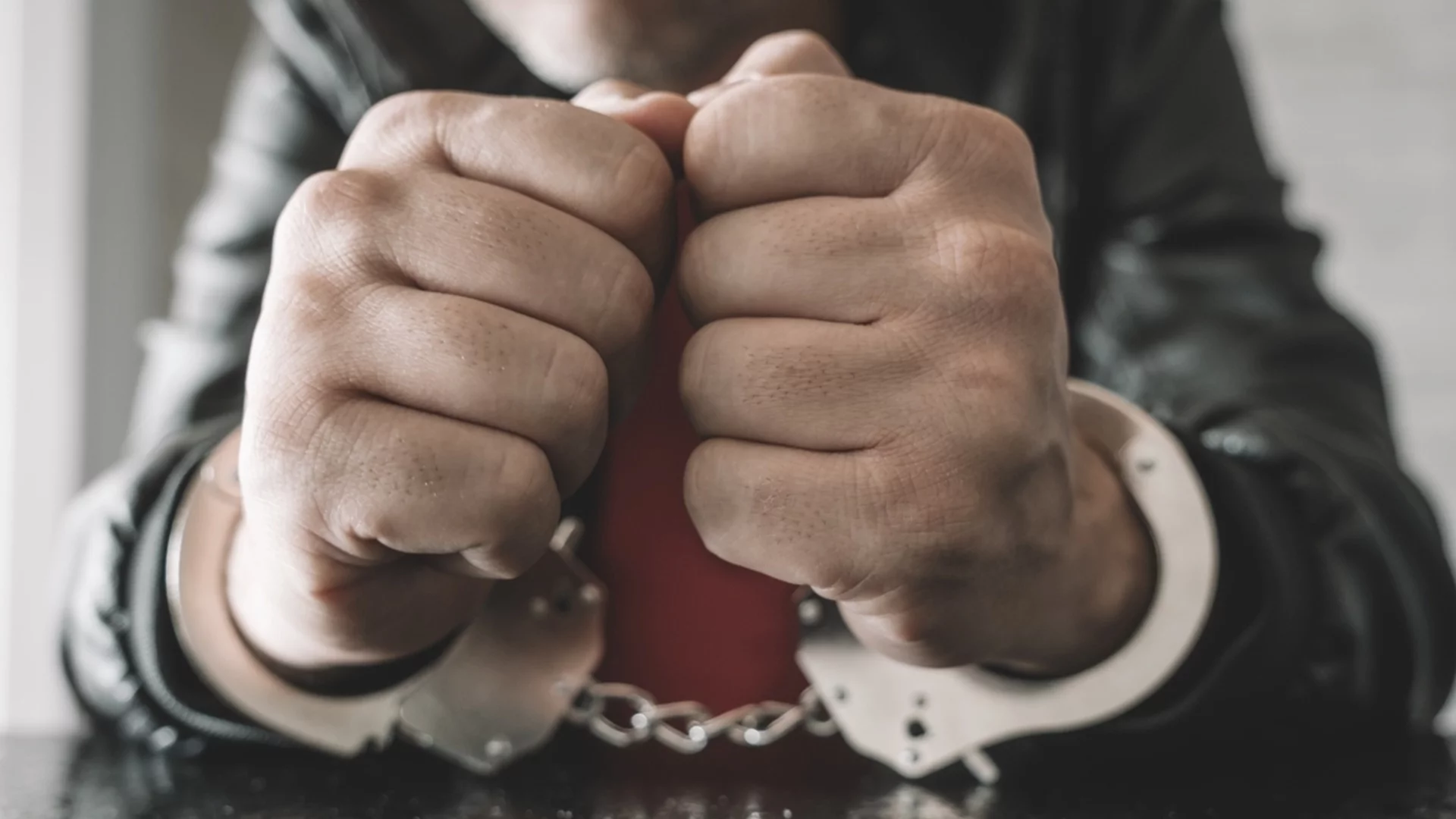 Крадците Бръмбара и Ширката остават в ареста