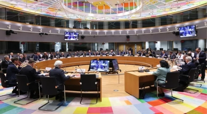 Еврогрупата приветства България за плавното въвеждане на еврото