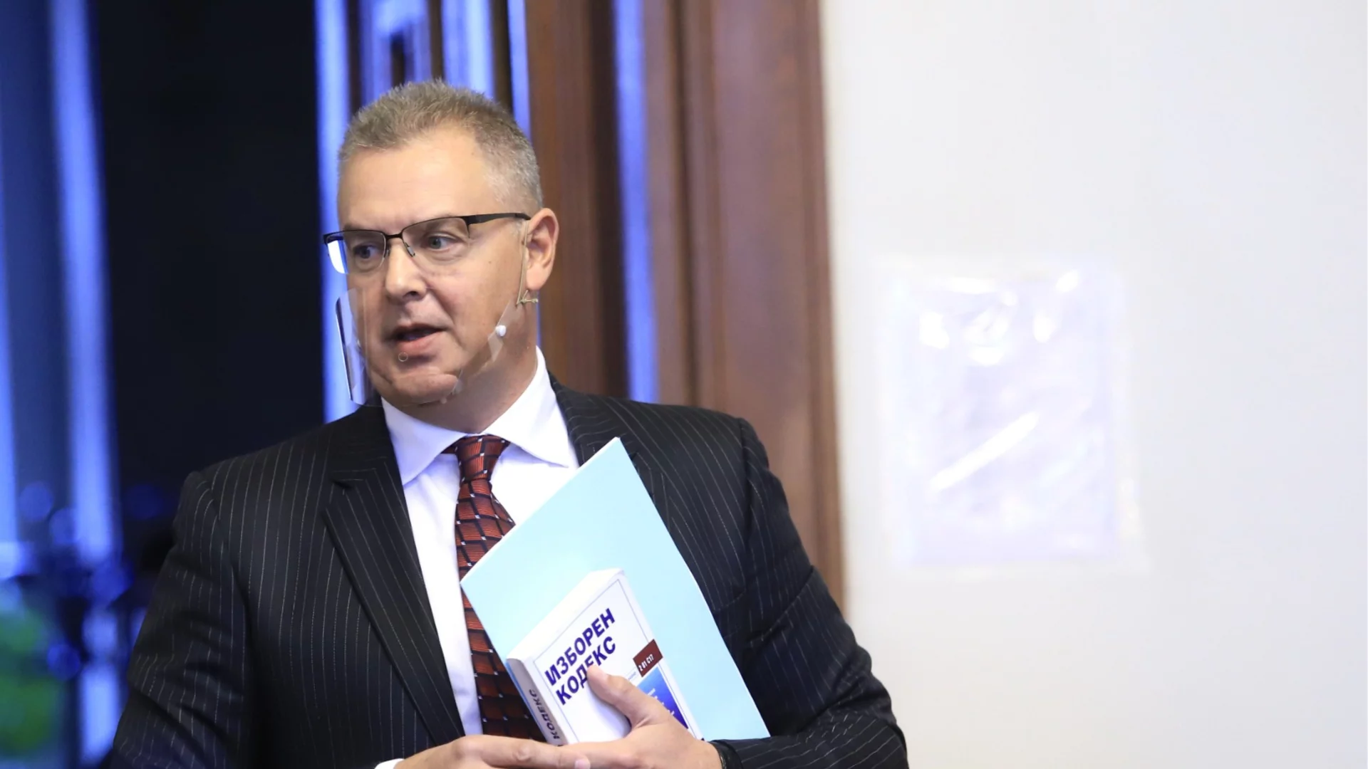 Александър Андреев: Избирателната активност зависи от посланията, а не само от начина на гласуване