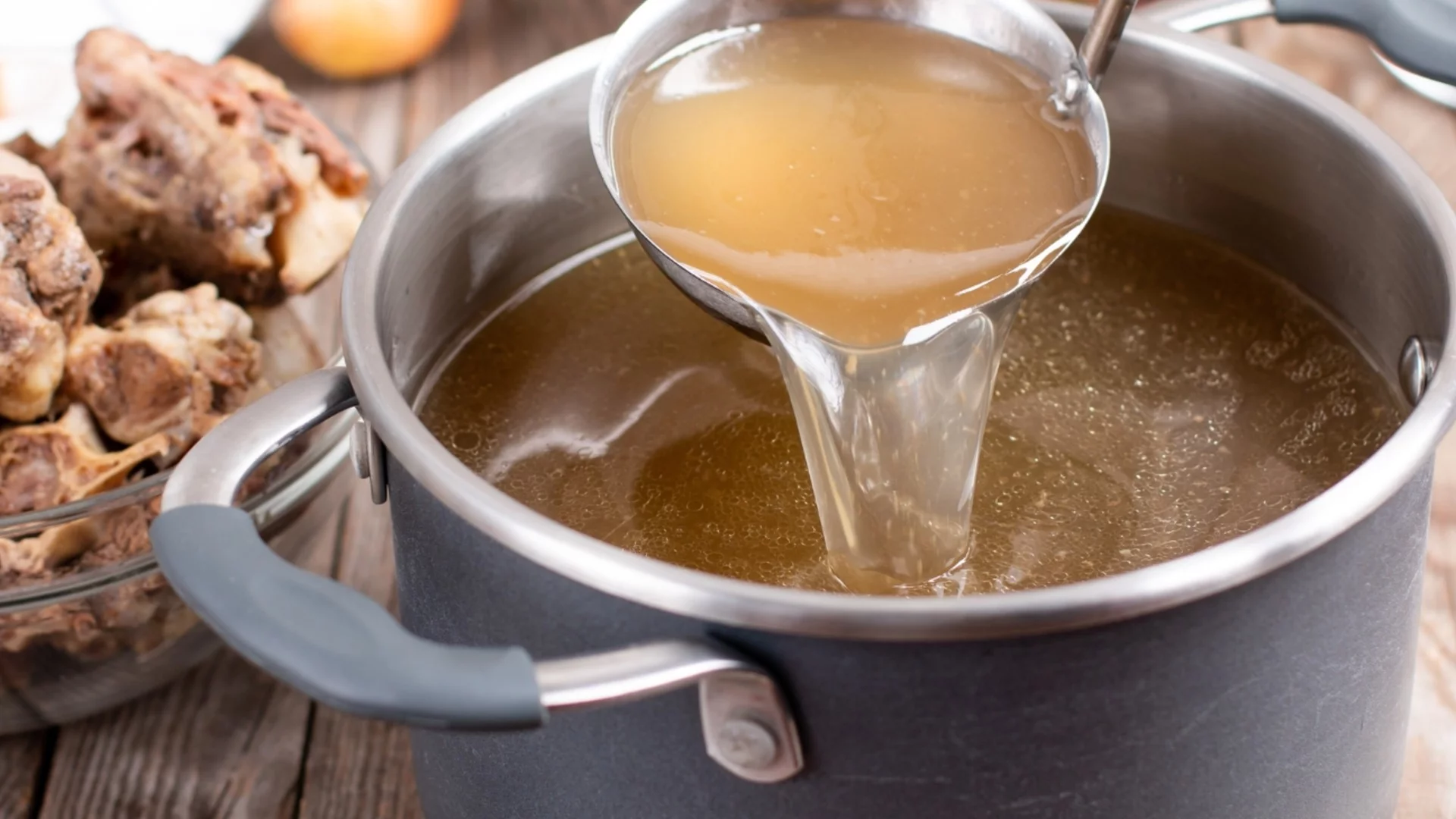 Бульонът става твърде воднист, защото забравяте най-важното. Ето какво да направите!