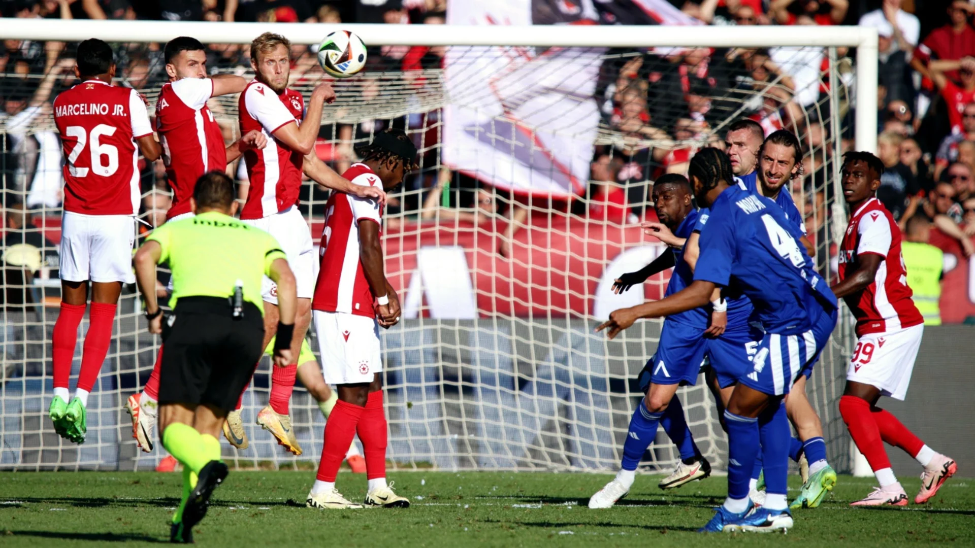 Халф с близо 100 мача за ЦСКА е бил предложен на Левски