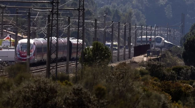 Причината за детски загинали във влакова катастрофа в Испания изглежда е чутовна немарливост