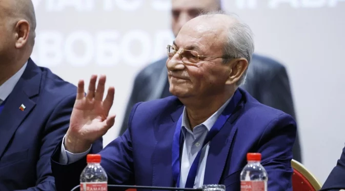 "Заедно можем да демонтираме "дълбоката държава": Ахмед Доган също се нареди до Румен Радев