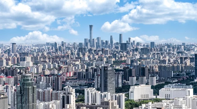 Китай има проблем: по-слаб растеж, рекордно ниска раждаемост