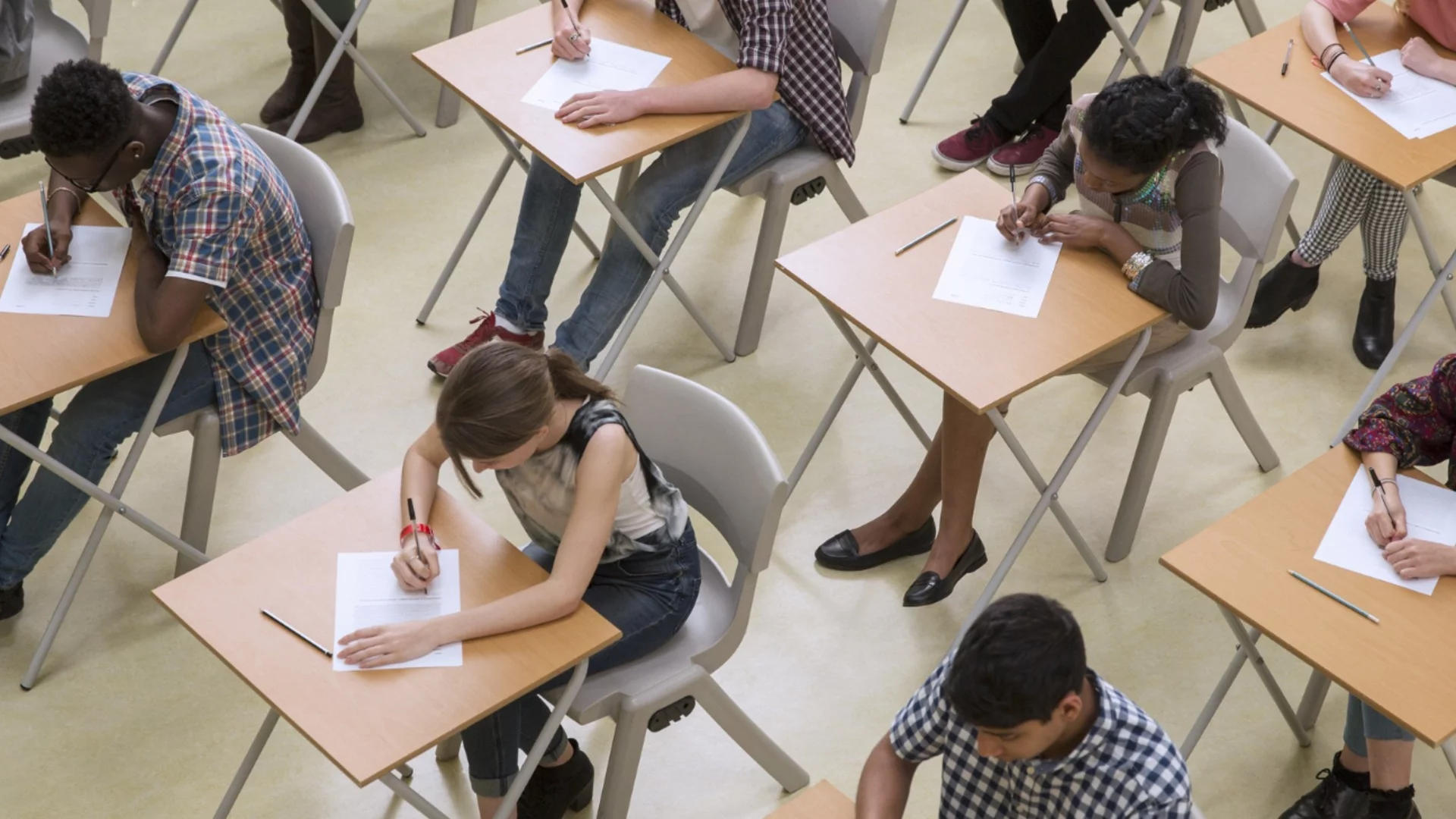 Гръцките и румънските студенти бият всички по мързел в ЕС