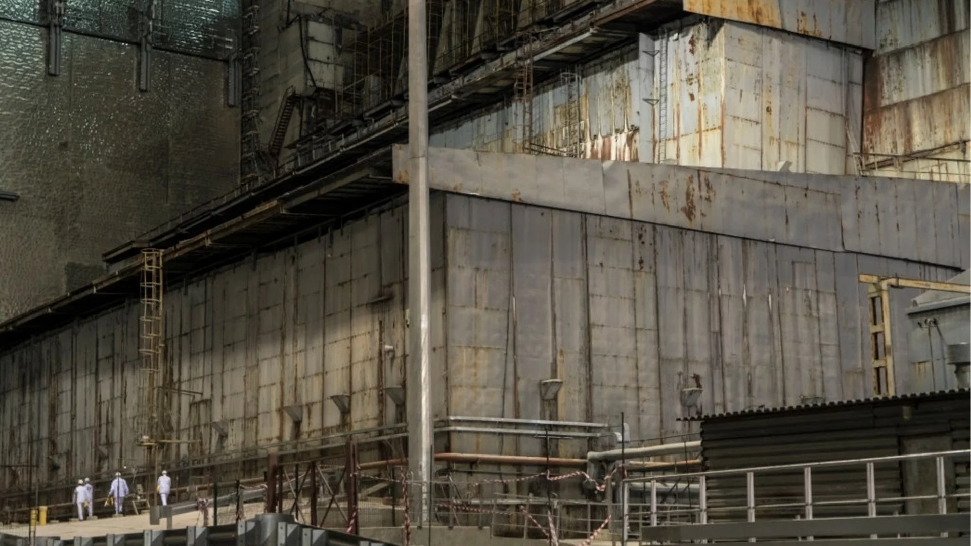 След руските атаки: АЕЦ "Чернобил" е без външно захранване